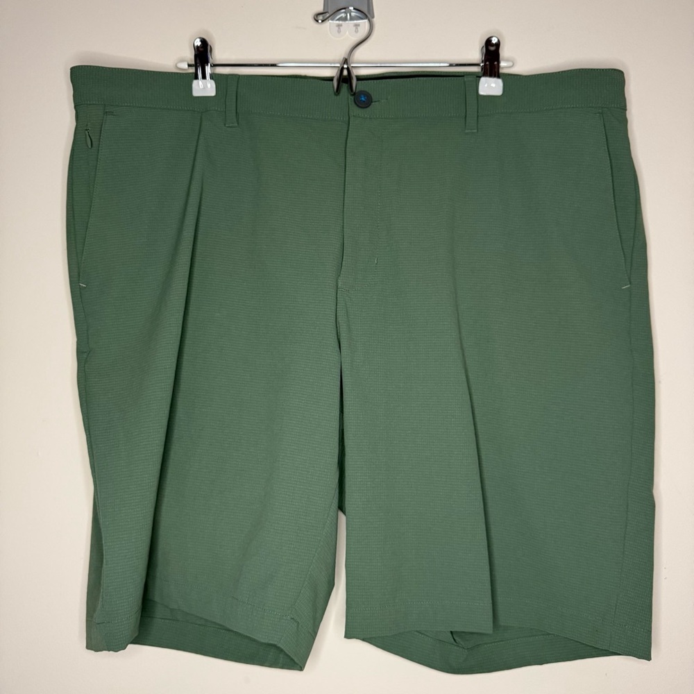 TOMMY BAHAMA Barbados Pro IslandZone® 10-Inch Shorts in Dark Jade - Picture 2 of 11